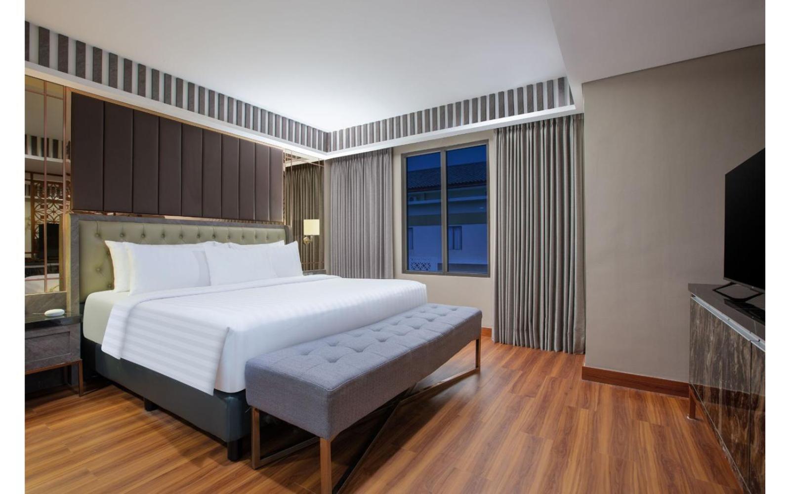 The Alana Hotel & Conference Center Malioboro Yogyakarta By Aston Exterior photo