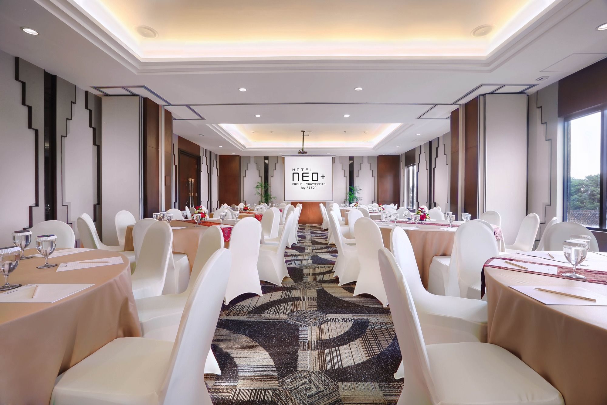 The Alana Hotel & Conference Center Malioboro Yogyakarta By Aston Exterior photo
